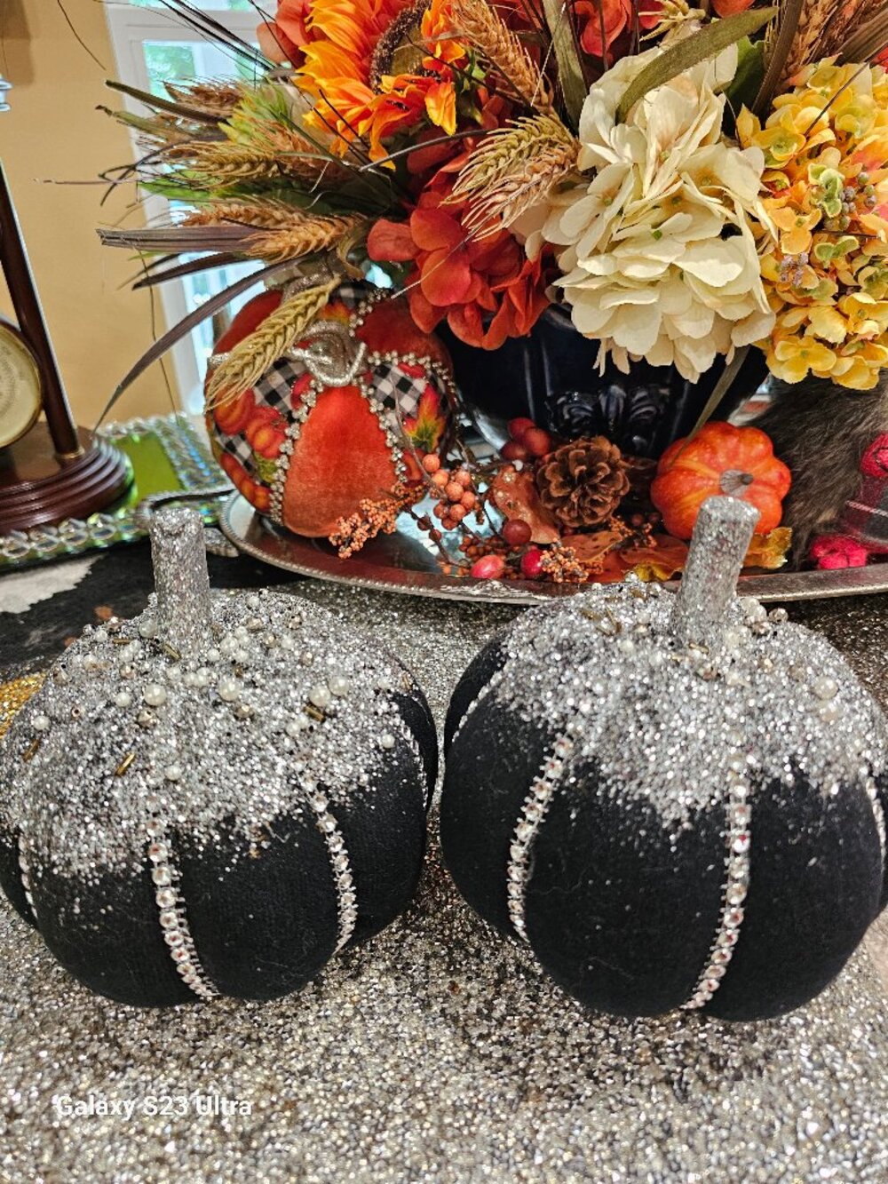 Hallowen Pumpkins set of 2 in Black and Silver
